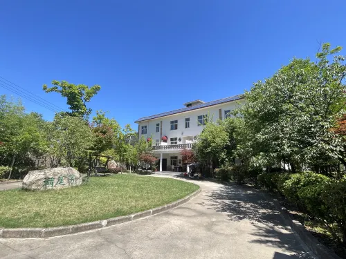 Yueyuan Guesthouse - parking