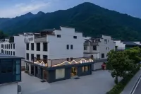 Huiquanju · Slogan · Resort Homestay (Chizhou Shitai Guniujiang Scenic Area) - balcón