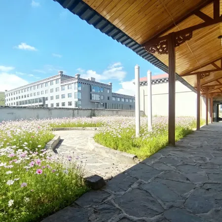 Langyue Hotel