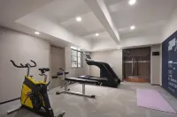 OKDAY Hotel (Yongshun, Xiangxi Autonomous Prefecture) - parking