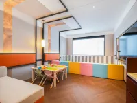 Runheng Haotai Hotel (Zhongwei Gulou‑Xiangyang Pedestrian Street Store) - per famiglie
