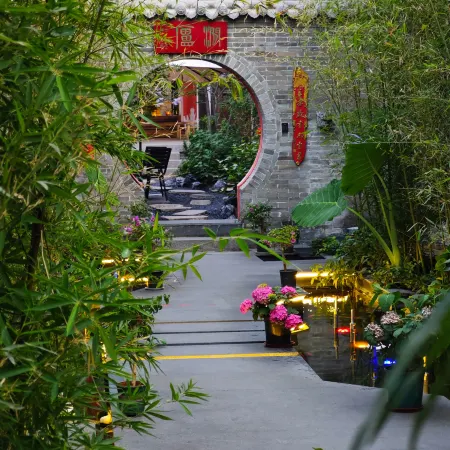 Taohua Island Jianghu Hot Spring Homestay Hotel (Xinzhou Ancient City Branch)