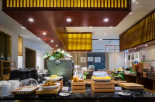 Puer Jiusi Suyuan Hotel