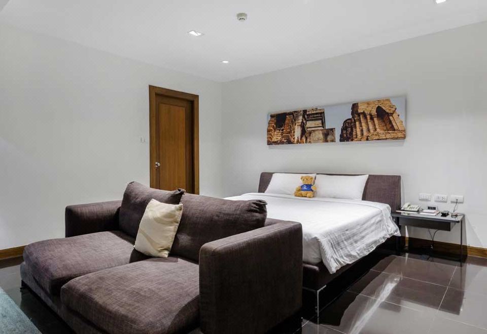 S33 Compact Sukhumvit HotelOver view