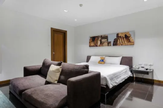 S33 컴팩트 수쿰윗 호텔