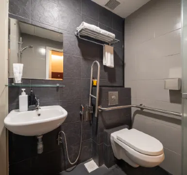 โรงแรมเดอะกี เวสต์โคสต์