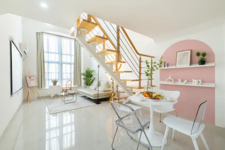 Guangzhou Slide Paradise Theme Homestay (Hanxi Changlong Subway Station)