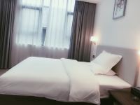 六盘水海豚湾酒店 - 精选大床房