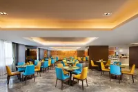 Hampton by Hilton zhumadian sports center