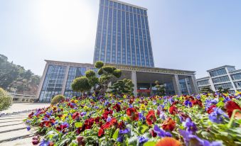 Fengxin Ronghui Landscape Hotel