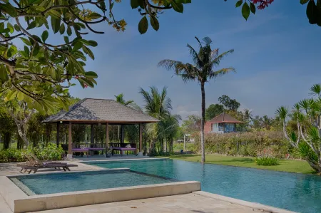 Ketewel Villa by Sanga Sanga Hospitality Отели рядом с достопримечательностью «Hidden Mini Zoo Bali»