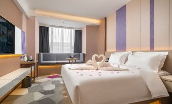 Lavande Hotel (Zhengzhou Economic and Technological Development Zone Central Square Subway Station)