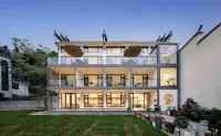 Returning to the original heart of seclusion, the beautiful abode