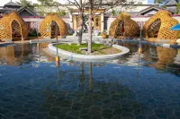 Shuishi Forest Hot Spring Resort - Pools