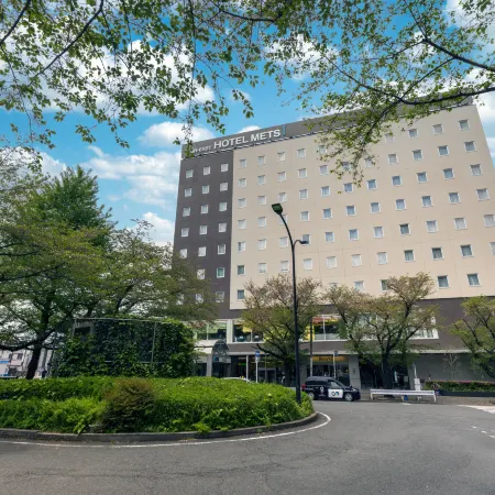 JR-EAST HOTEL METS KOMAGOME Отели рядом с достопримечательностью «Парк Асукаяма»