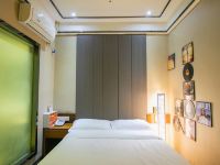 985酒店(重庆观音桥步行街店) - 特价舒适大床房