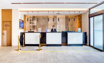 Homeinn Plus Hotel (Changchun Exhibition Center Century Square)