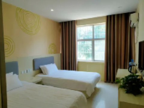 Yuheng Chain Hotel (Aijia Branch)