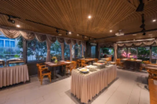 Meirui Hotel (Chongqing Jiefangbei Hongyadong)