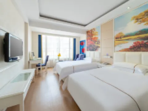 Ling Shang Hotel (Yiwu International Trade City)