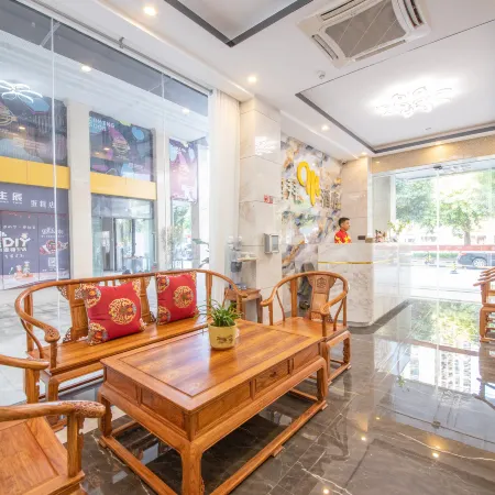 Dubai Eight Star Hotel (Qinzhou Nianfeng Square Branch)