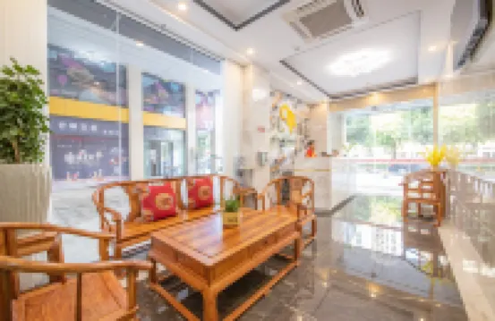 Dubai Eight Star Hotel (Qinzhou Nianfeng Square Branch)