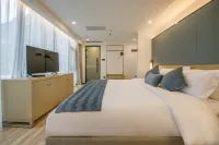 英德芸居度假酒店（英西峯林走廊店） 鄰近英西峯林洞天仙境-民俗文化街的酒店