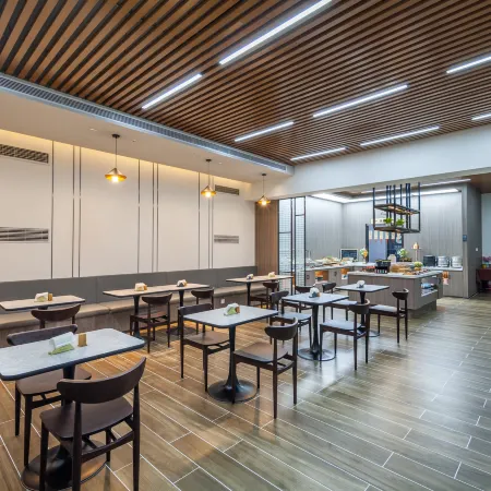 Hanting Hotel (Zibo Gongqingtuan Road Badaju Branch)