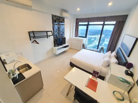 The Bridge Club Отели рядом с достопримечательностью «Статуя короля отца Нородома Сиханука»