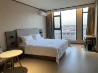 HanTing Hotel (Lincheng Shizijie) - Parkplatz