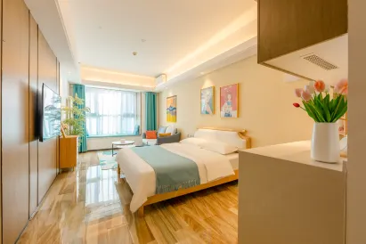 Fangxuan Hotel (Zhengzhou Longzihu Subway Station Boya Plaza)