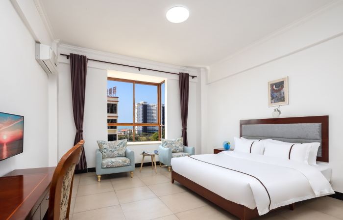 Jianfengling Longmuwan Haiyi Hotel
