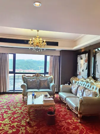 Mellow Crystal Hotel