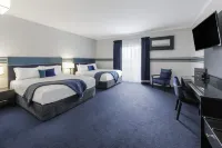 Ramada By Wyndham Diplomat Canberra - balcony