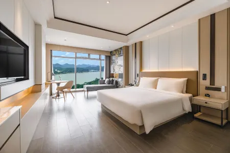 Atour Hotel Tonglu Fuchun River