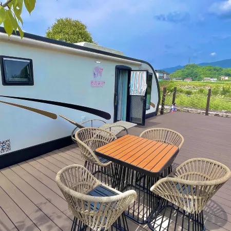 Cliff Flower RV Tent Hotel