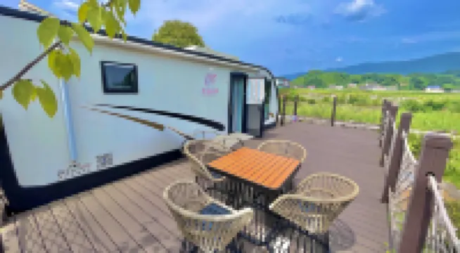 Cliff Blossom RV Tent Homestay