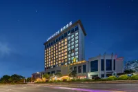 Laifeng Hotel (Zhongshan Xiaolan Light Rail Station Branch) Hotels near Shenwan Feipo Pineapple Outlet
