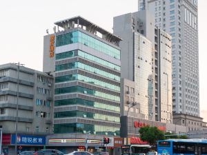 Yining Hotel (Ningbo Tianyi Square Branch)