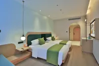 Cloud and straw meet the building block hotel