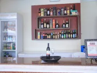 Utopia Suite and Apartment - bar