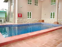 Gold Crown Hotel