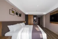 HomeinnsPlus Hotel (Shanghai Pudong Jinqiao Jinjing Road Subway Station Branch) Hotels near Sanda University (Jinhai Road)