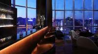 CNHOL Hotel (Guiyang Penshuichi Jiaxiulou) - バー