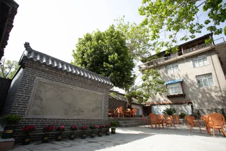 Chunlin Yashe Homestay (Zhaohua Ancient City) Отели рядом с достопримечательностью «Zhaohua Ancient City»