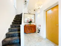 46 Ashfield Rd, Altrincham Hotels in Altrincham