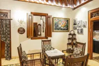 NDalem Kartowikoro 1835 Hotel a Pasar Kliwon