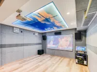 清伴·滇池美宿（雲南民族村漁戶村地鐵站店） 鄰近兴体路的酒店