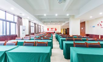 Zunyi Xindaxin Hotel (Zunyi Meeting Site Shenyang South Road Branch)