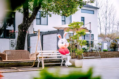 Yixing Hufu Town Lingjia Hotel